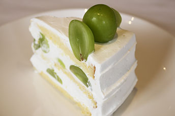 シャインマスカットのケーキ