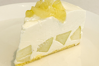 白ワインとラフランスのレアチーズケーキ